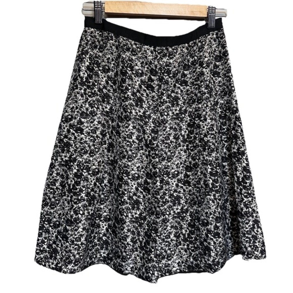 Banana Republic Skirt Women 2 Black White Floral 100% Silk A-Line‎ Rose Print